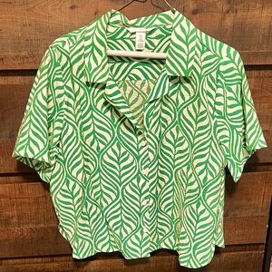 H&M Green and White Leaf-Print Button-Down Top